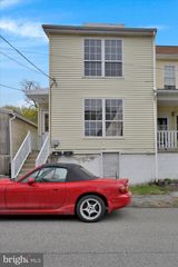 53 N RAILROAD AVE, Frackville, PA 17931