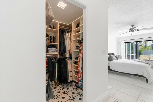 3927 COUNTRY VIEW LANE, Sarasota, FL 34233