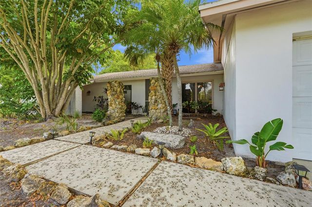 3927 COUNTRY VIEW LANE, Sarasota, FL 34233