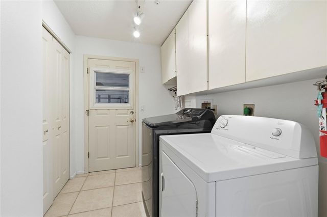 3927 COUNTRY VIEW LANE, Sarasota, FL 34233