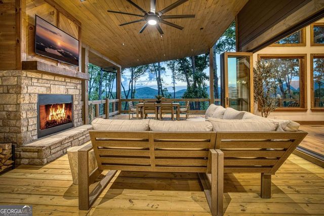 245 Mountain Retreat Drive, Morganton, GA 30560