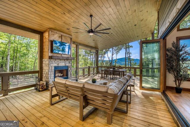 245 Mountain Retreat Drive, Morganton, GA 30560