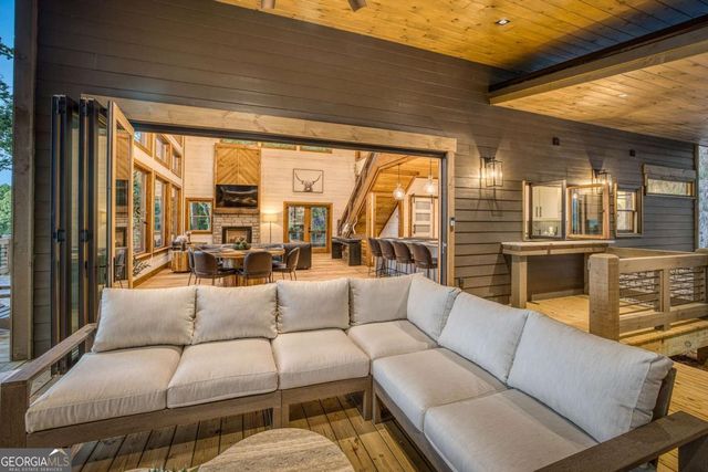 245 Mountain Retreat Drive, Morganton, GA 30560