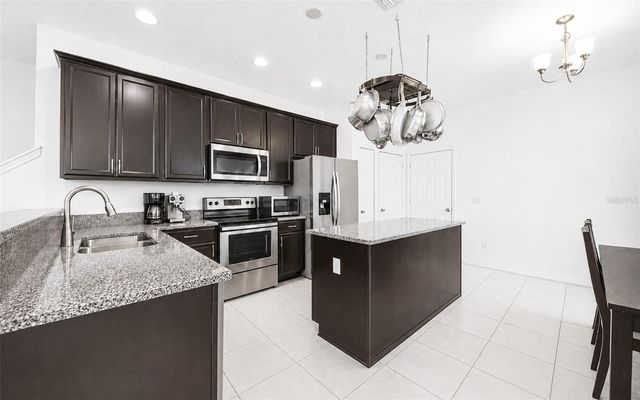 1136 E 10TH STREET, Apopka, FL 32703