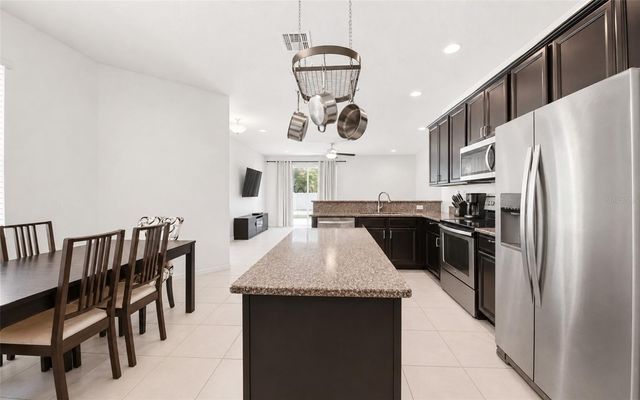 1136 E 10TH STREET, Apopka, FL 32703
