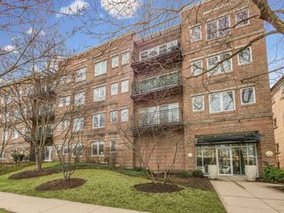 1300 CENTRAL Street 202, Evanston, IL 60201
