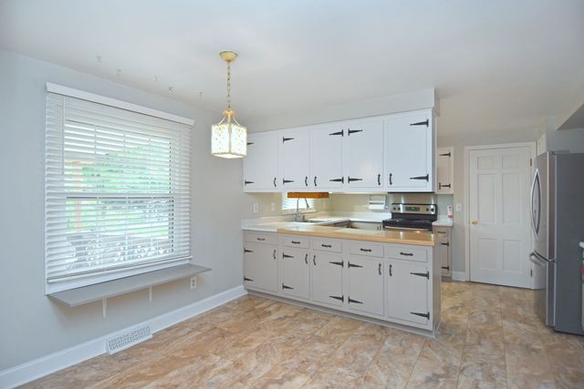 1893 Stage Dr., Mccandless, PA 15101