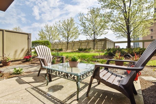 807 Davis Street 311, Evanston, IL 60201