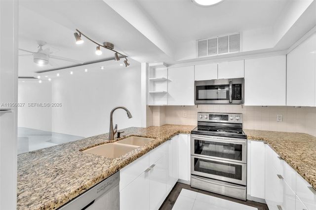 3800 N Hills Drive 312, Hollywood, FL 33021