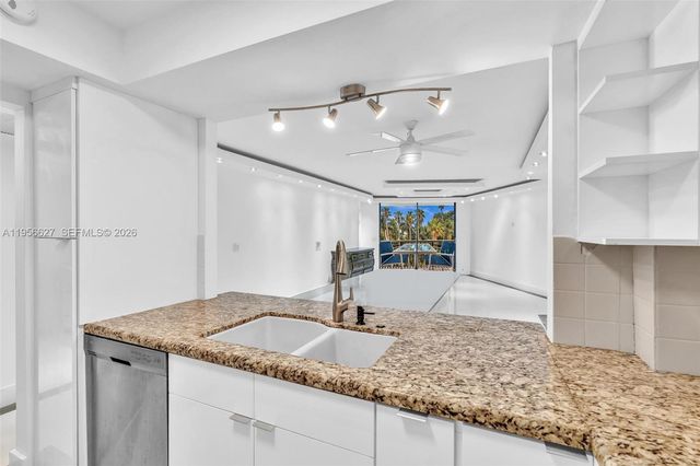 3800 N Hills Drive 312, Hollywood, FL 33021
