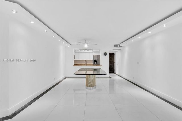 3800 N Hills Drive 312, Hollywood, FL 33021