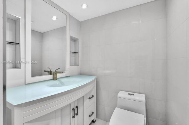 3800 N Hills Drive 312, Hollywood, FL 33021