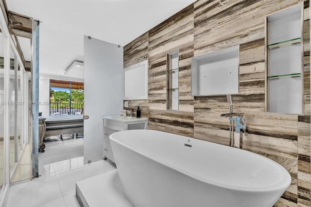 3800 N Hills Drive 312, Hollywood, FL 33021