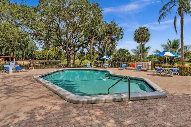 3800 N Hills Drive 312, Hollywood, FL 33021