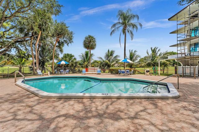 3800 N Hills Drive 312, Hollywood, FL 33021