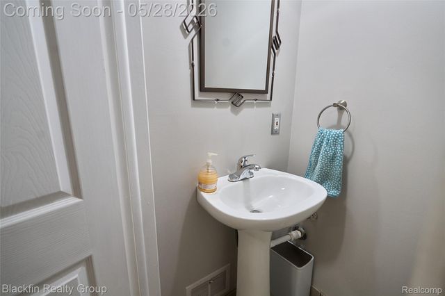 22625 Martin Road, St. Clair Shores, MI 48081