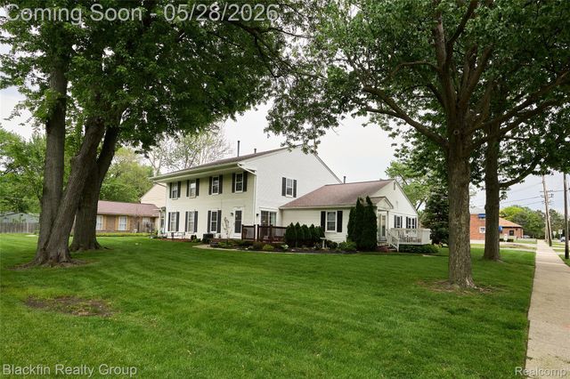 22625 Martin Road, St. Clair Shores, MI 48081