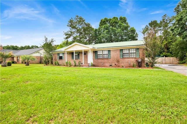 9229 Ponderosa Drive N, Semmes, AL 36575