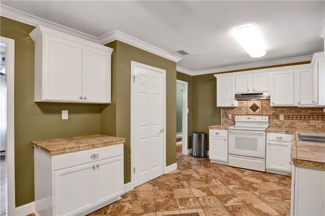 9229 Ponderosa Drive N, Semmes, AL 36575
