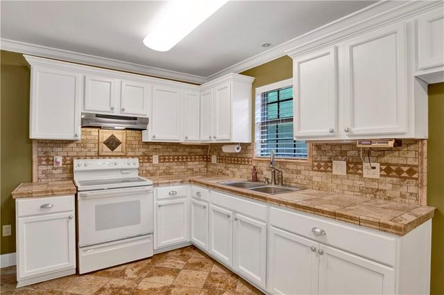 9229 Ponderosa Drive N, Semmes, AL 36575