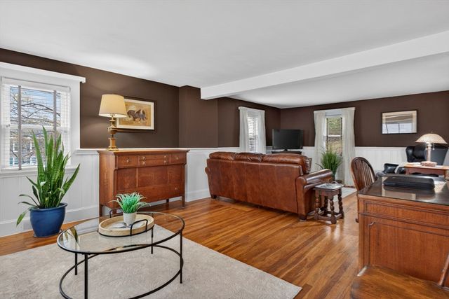 58 School St, Groveland, MA 01834