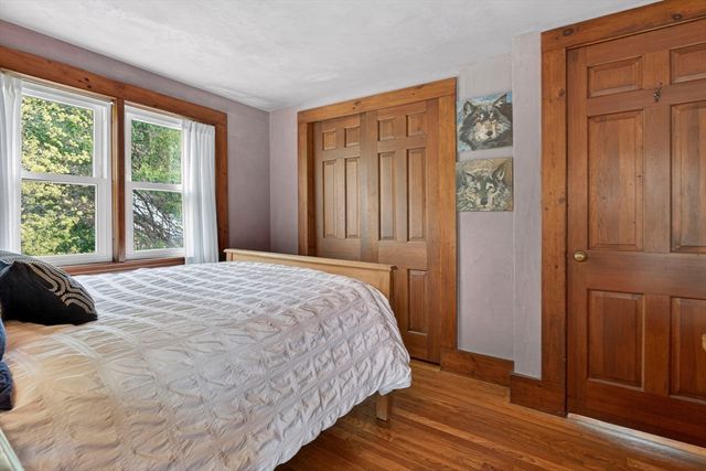 58 School St, Groveland, MA 01834