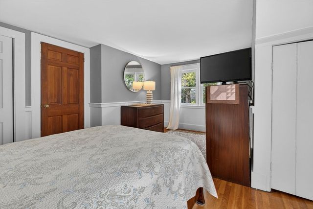 58 School St, Groveland, MA 01834