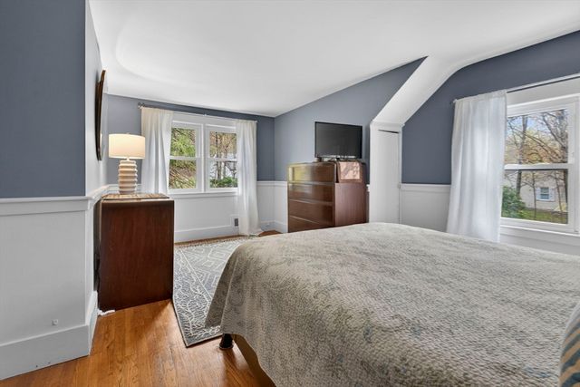 58 School St, Groveland, MA 01834