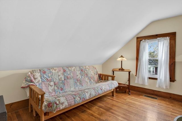 58 School St, Groveland, MA 01834