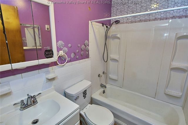 1337 Mountain Drive, South Charleston, WV 25303