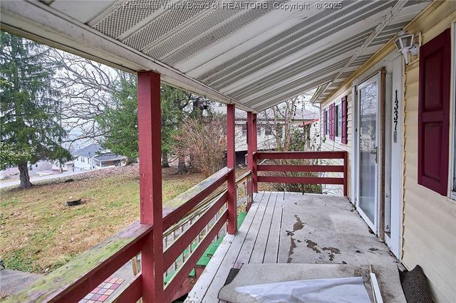 1337 Mountain Drive, South Charleston, WV 25303