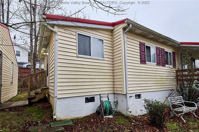 1337 Mountain Drive, South Charleston, WV 25303