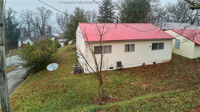 1337 Mountain Drive, South Charleston, WV 25303