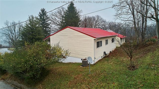 1337 Mountain Drive, South Charleston, WV 25303