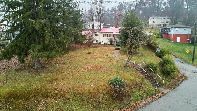 1337 Mountain Drive, South Charleston, WV 25303