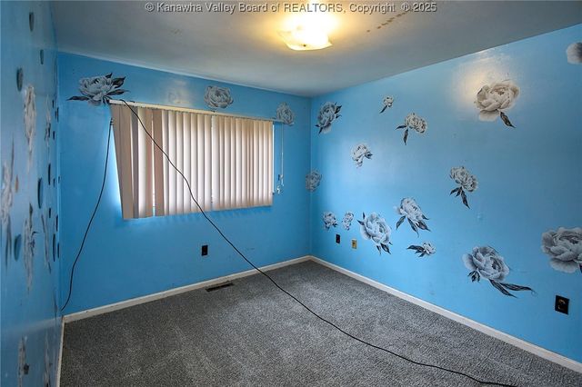 1337 Mountain Drive, South Charleston, WV 25303