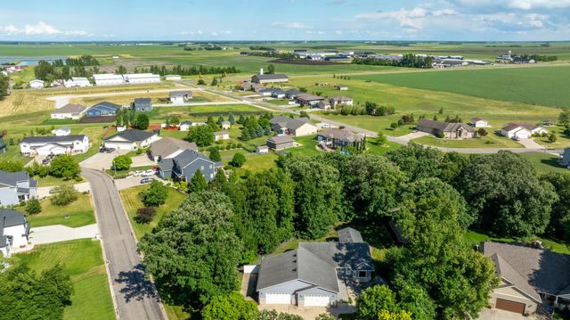 315 Maust Way, Horace, ND 58047