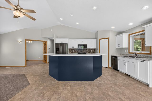 315 Maust Way, Horace, ND 58047