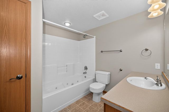 315 Maust Way, Horace, ND 58047