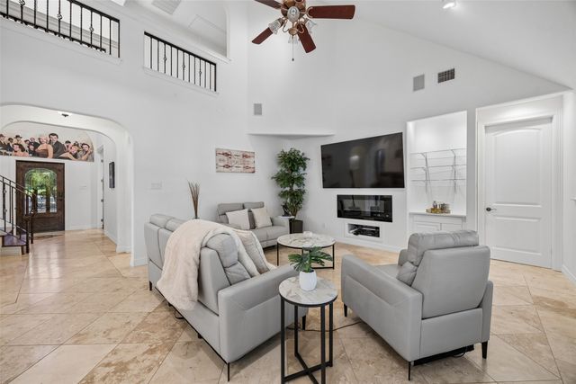 8525 Briarwood Lane, Dallas, TX 75209