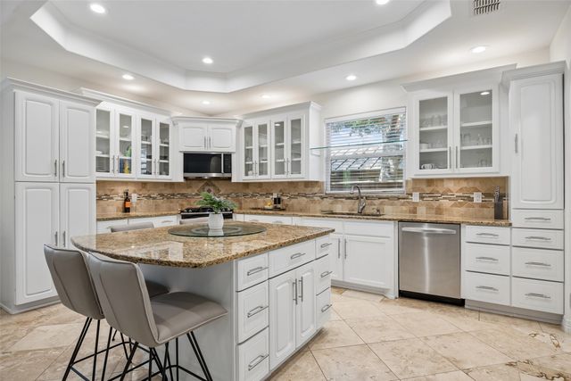 8525 Briarwood Lane, Dallas, TX 75209