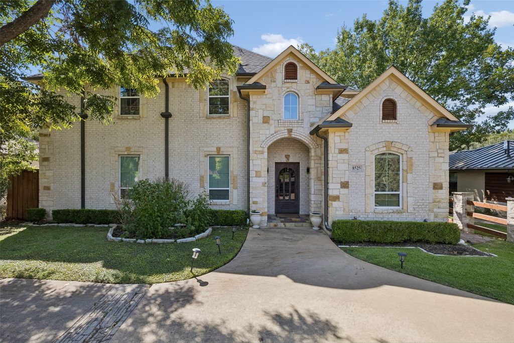 8525 Briarwood Lane, Dallas, TX 75209
