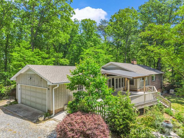 7 Hearthstone Lane, Landrum, SC 29356