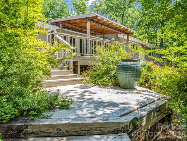 7 Hearthstone Lane, Landrum, SC 29356