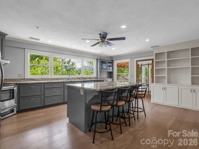 7 Hearthstone Lane, Landrum, SC 29356