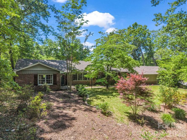 7 Hearthstone Lane, Landrum, SC 29356