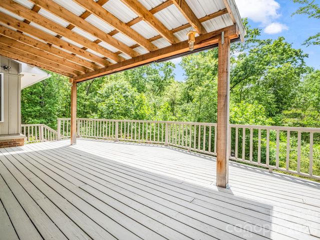 7 Hearthstone Lane, Landrum, SC 29356
