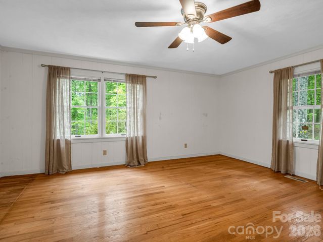 7 Hearthstone Lane, Landrum, SC 29356