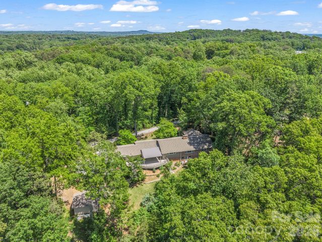 7 Hearthstone Lane, Landrum, SC 29356