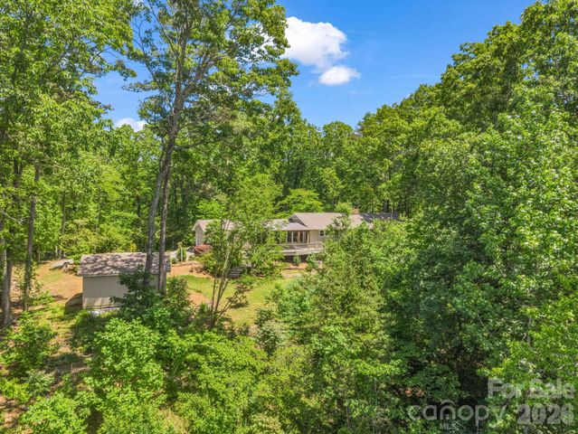 7 Hearthstone Lane, Landrum, SC 29356